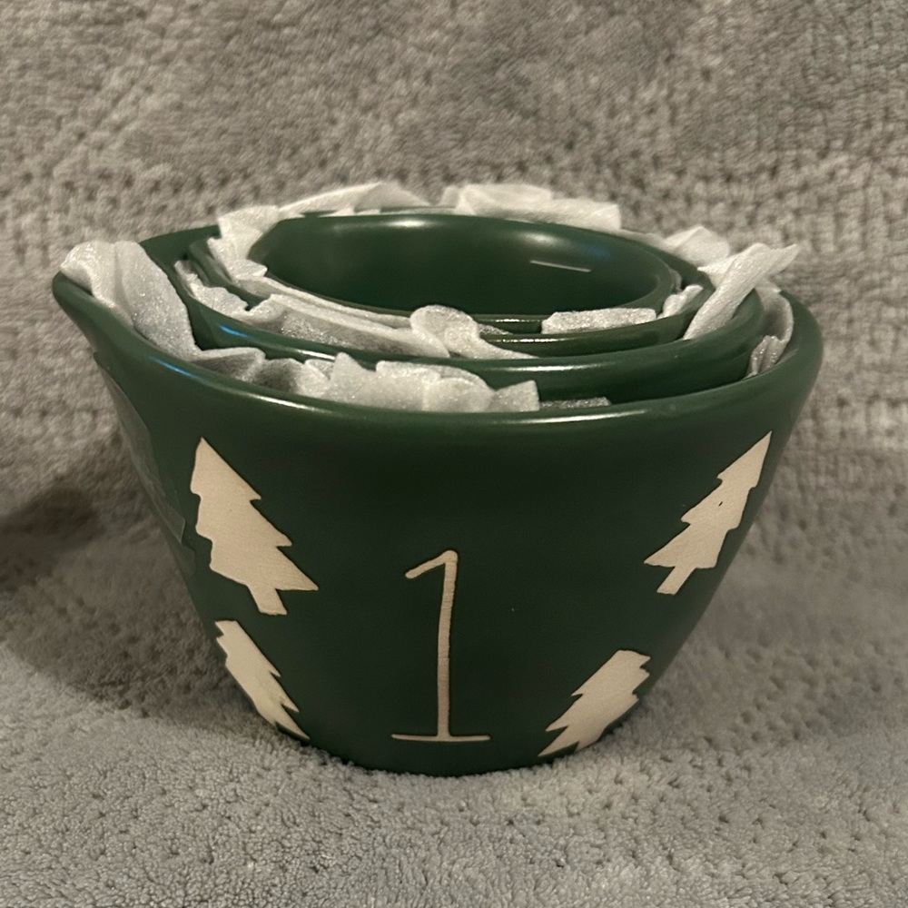 New Rae Dunn Tree Measuring Cups from the USA